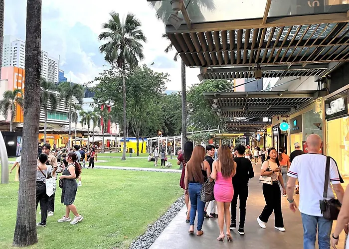 Stunning 2Br Apt, 65 Sq M Netflix At Rosewood Pointe Residences Near Bgc